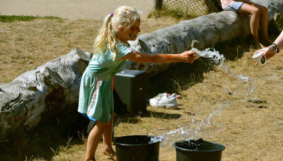Wasserschlacht Mädchen Sommer