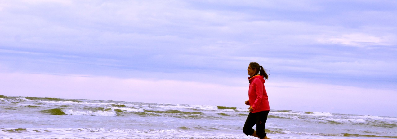 jogging frau sport sea beach